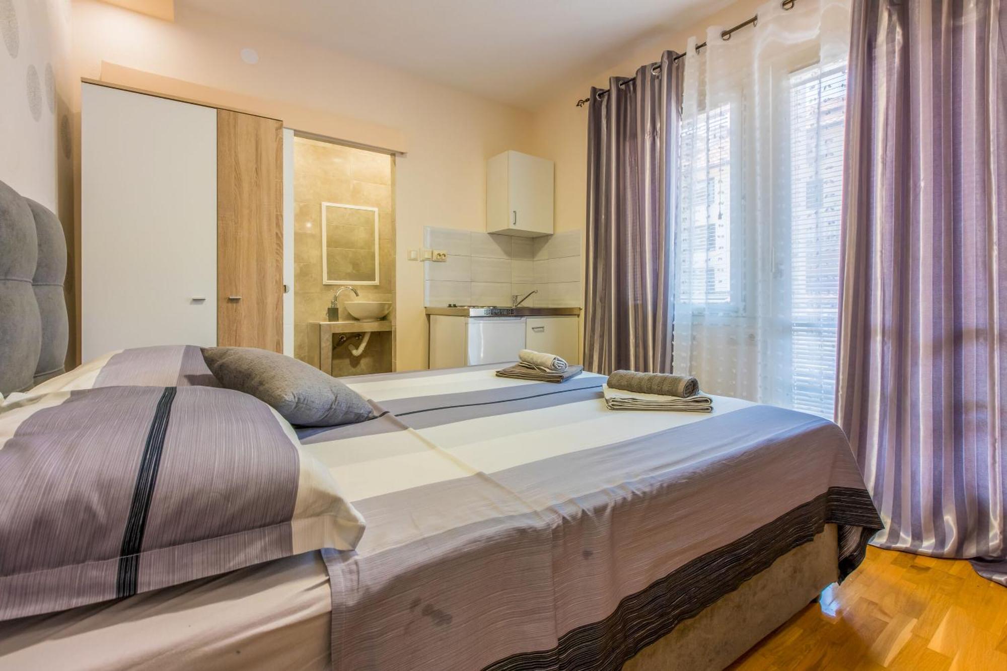 Apartments And Room Art Crikvenica Bagian luar foto