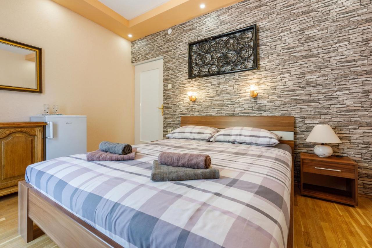 Apartments And Room Art Crikvenica Bagian luar foto