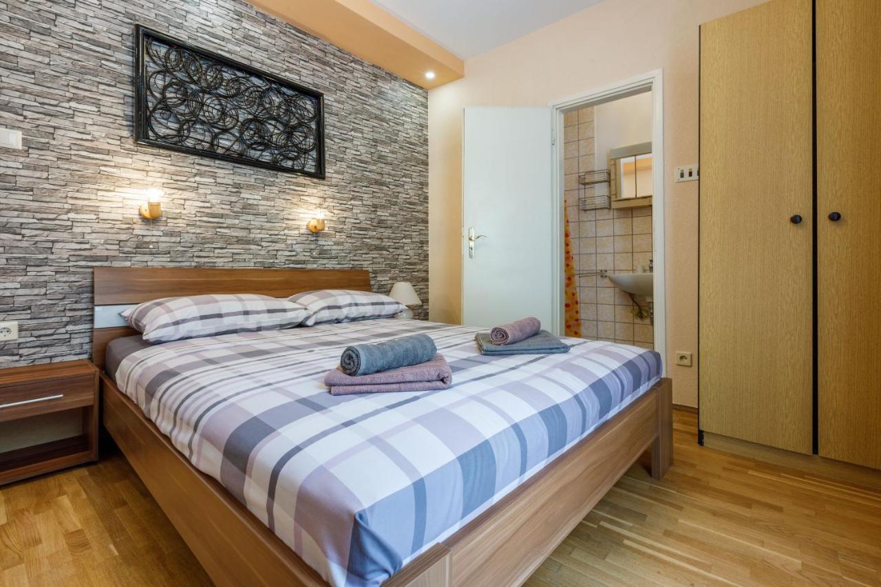 Apartments And Room Art Crikvenica Bagian luar foto