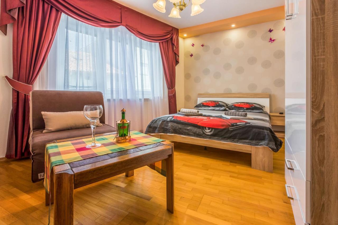 Apartments And Room Art Crikvenica Bagian luar foto