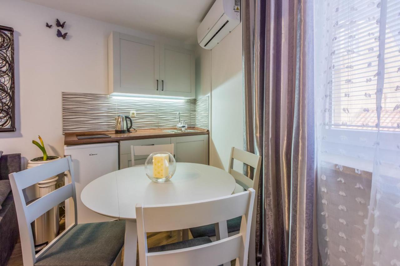 Apartments And Room Art Crikvenica Bagian luar foto